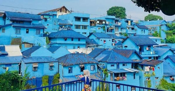 Menjelajahi Kampung Biru di Malang, Terlihat Instagramable dari Sisi Atas