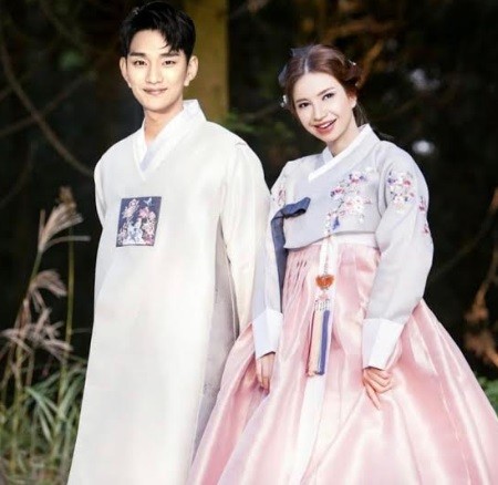 Video conference Gubernur Khofifah kepada tenaga medis di RSUD dr Soetomo. (Foto: Istimewa)