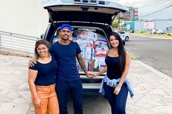 Douglas Costa Dan Felix 1