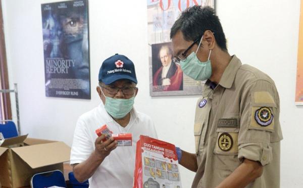 JK memantau satu juta paket yang akan dibagikan oleh PMI (dok PMI)