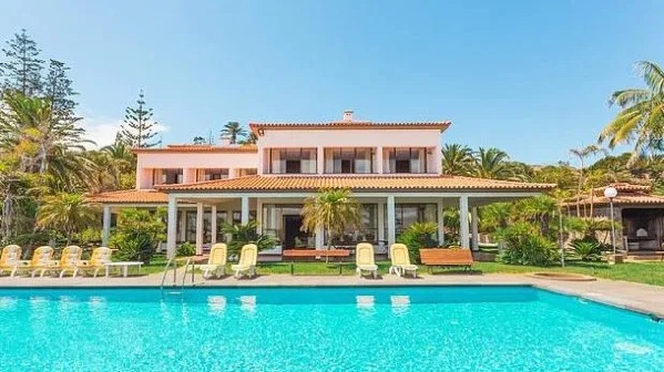 Villa Sewaan Ronaldo di Portugal (foto: AirBnB)