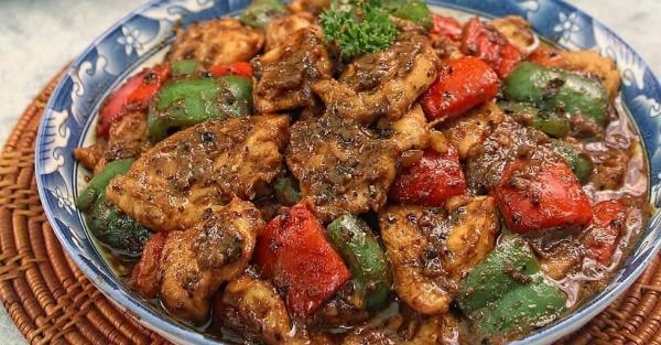 Ide Makan Malam dengan Ayam Paprika Lada Hitam, Rasanya 