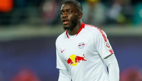 Dayot Upamecano Dayot Upamecano memperkuat Salzburg dari 2015-2017 (Foto: Mirror)