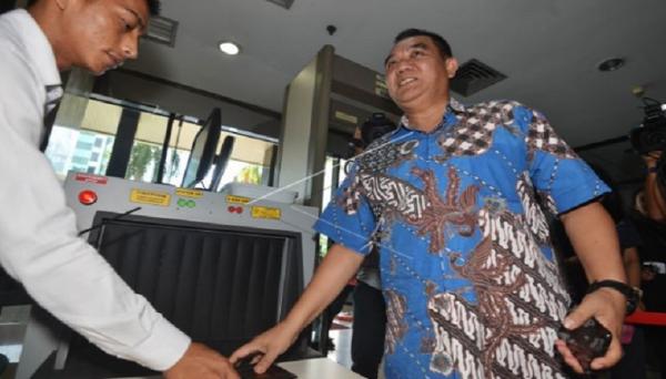 Letjen TNI Dodik Wijanarko saat hendak rapat dengan pimpinan KPK beberapa waktu lalu. (Foto: Antara).