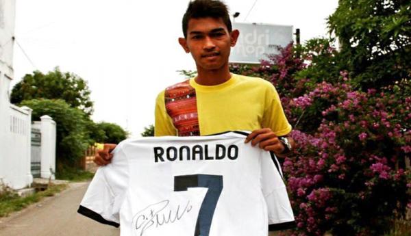 Ini jersey Cristiano Ronaldo yang dilelang oleh Martunis (Foto: Ist)