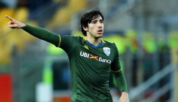 Soal Transfer Sandro Tonali, AC Milan Siap Tikung Inter Milan