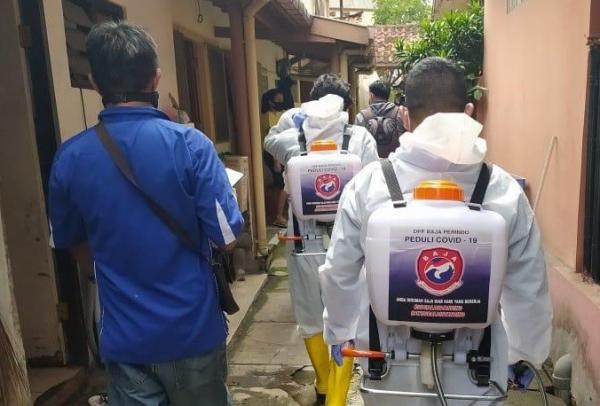Baja Perindo melakukan penyemprotan disinfektan di 5 titik untuk memutus mata rantai penyebaran covid-19 (virus corona). (Foto: ist)