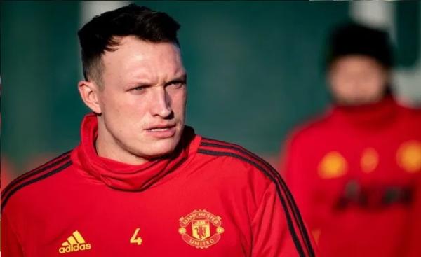 Phil Jones Bek Manchester United, Phil Jones (foto: Metro)