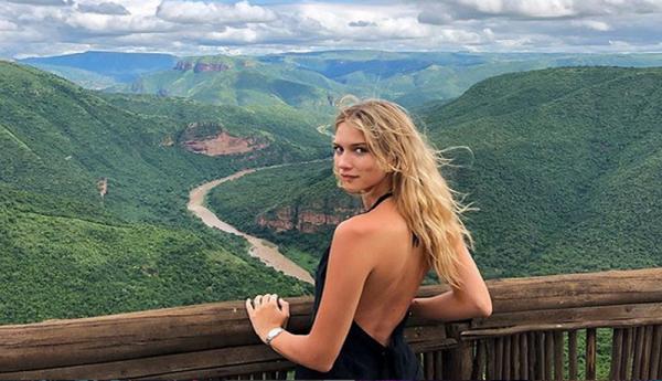 Anna Modler, kekasih Alexis Sanchez (Foto: Instagram @annamodler)