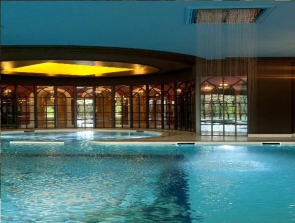 Interior Air Mancur di Rumah Pangeran Salman (foto: The Sun)