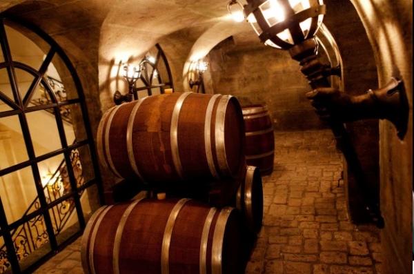 Ruang Penyimpanan Anggur di Rumah Pangeran Salman (foto: The Sun)