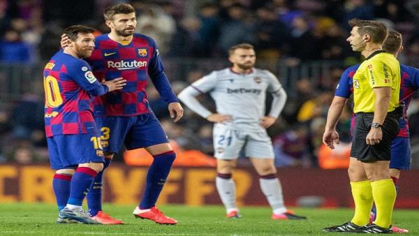 Gerard Pique dan Lionel Messi (foto: forbes)