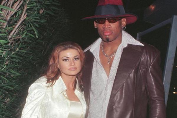 Dennis Rodman dan Carmen Electra (Foto: The Sun)