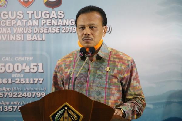 Ketua Harian Gugus Tugas Covid-19 Bali Dewa Made Indra menyampaikan keterangan pers. (Foto: Humas Pemprov Bali)