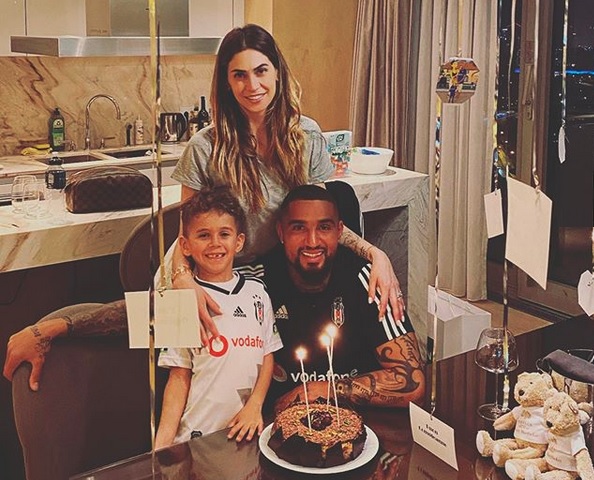Satta Boateng Melissa Satta danJerome Boateng dikaruniai seorang putra. (Foto: Instagram @melissasatta)