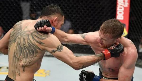 Tony Ferguson vs Justin Gaethje (Foto: express)