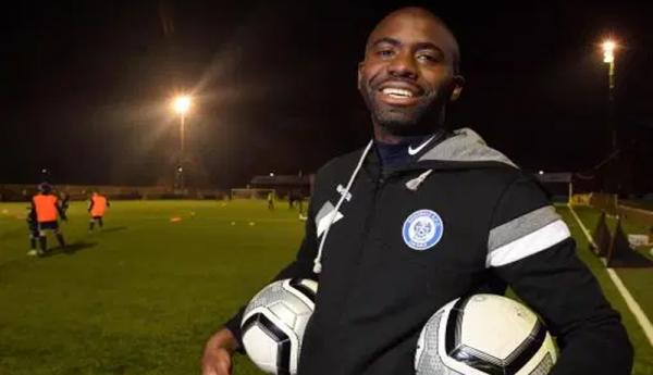 Fabrice Muamba Fabrice Muamba sudah pensiun dari profesinya sebagai pesepak bola (Foto: The Sun)