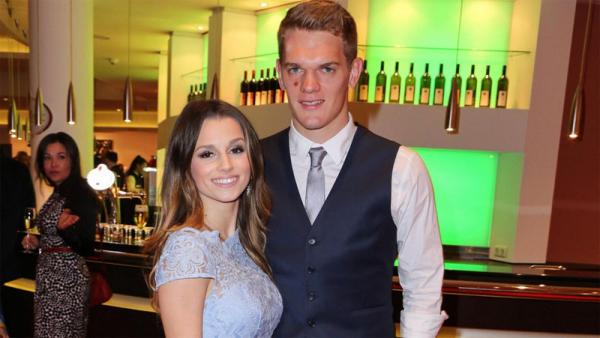 Ginter Matthias Ginter dan istrinya, Christina Ginter. (Foto: .t-online.de)