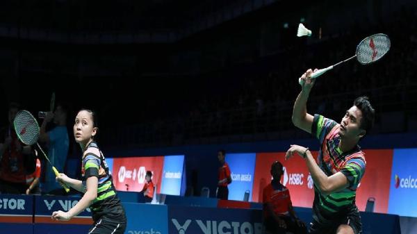 Tontowi Ahmad pernah berpasangan dengan Winny Oktavianti Kandouw pada 2019 (foto: Djarumbadminton))