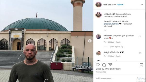 Petarung MMA, Wilhem Ott, membagikan pengalamannya solat pertama kali di masjid setelah memeluk islam (foto: Instagram)