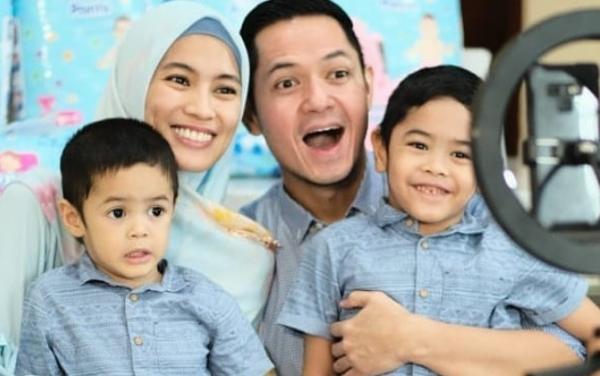 Dude Herlino dan Alyssa Soebandono bersama anak-anaknya. (Foto: IG)