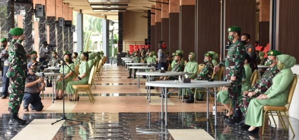 Andika Perkasa 4 Ist KSAD Jenderal Andika Perkasa menerima laporan kenaikan pangkat 70 perwira tinggi TNI AD. (Foto: ist)