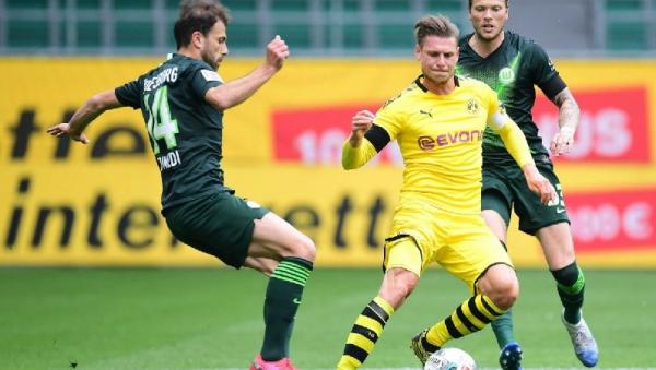 Vfl Wolfsburg kalah 0-2 dari Borussia Dortmund di pekan ke-27 Liga Jerman 2019/2020 (foto: Bundesliga)