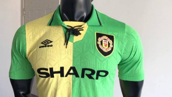 Jersey tandang Manchester United 1993/94