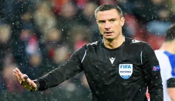 Wasit asal Slovenia, Slavko Vincic (Foto: The Sun)