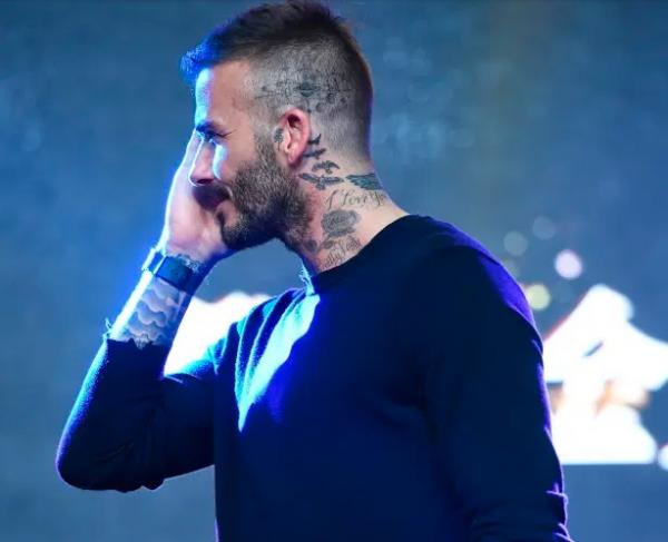 David Beckham Tato di leher. (Foto: The Sun)