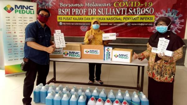 MNC Peduli 5 MNC Peduli menyerahkan bantuan kepada RSPI Sulianti Saroso.