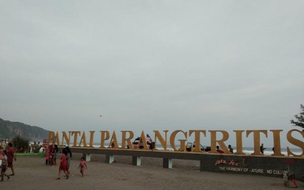 Objek wisata Pantai Parangtritis di Bantul (Foto: Antara)