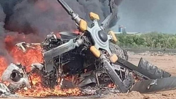 Puing-puing helikopter TNI AD yang jatuh dan terbakar di Kendal, Jateng, Sabtu (6/6/2020). (Foto: Istimewa)
