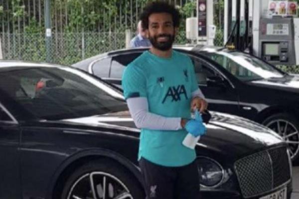 Mo Salah beli bensin Mo Salah beli bensin
