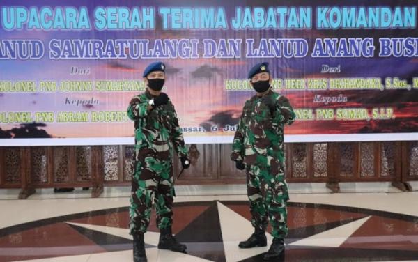 Danlanud Baru Kol. Pnb Abram Robert Tumanduk dan Danlanud Lama Kol. Pnb Johnny Sumaryana 