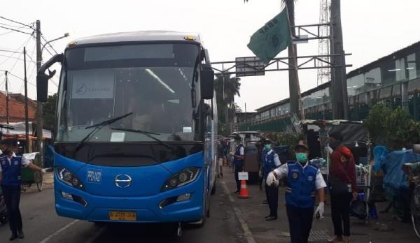 Hut Ke 75 Ri Bus Transjakarta Siarkan Lagu Indonesia Raya