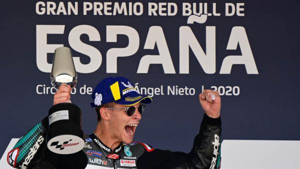 Quartararo Pembalap Petronas SRT Yamaha Fabio Quartararo merayakan sukses menjadi juara MotoGP Spanyol di Sirkuit Jerez, Minggu (19/7/2020) malam WIB. (Foto: AFP)