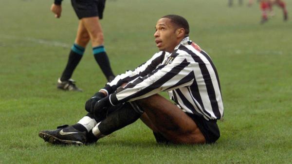 Thierry Henry Thierry Henry saat memperkuat Juventus (Foto: Caught Offside)