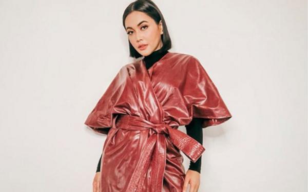 Denada IG Artis Cantik yang Suka Makan Jengkol. (Foto: Instagram)