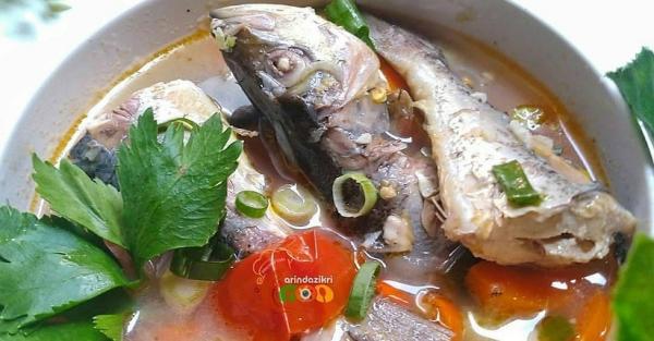 Mencicipi Sup Ikan Salmon Sehat dan Segar, Dimasak Kuah Bening Bikin Ketagihan