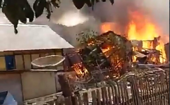 Diduga Korsleting Listrik, Puluhan Rumah di Bima Terbakar