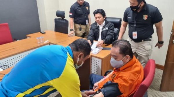 Djoko Tjandra saat tes kesehatan di Bareskrim Polri. (Foto: Istimewa).