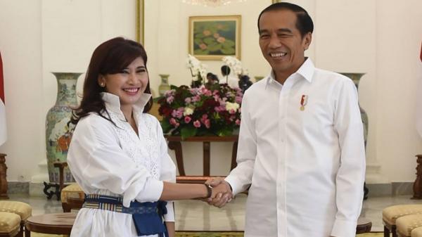 Artis Ike Mukti mengunggah gambar dirinya bersalaman dengan Presiden Jokowi di akun Instagram. (Foto: Istimwa/IG Ike Mukti).