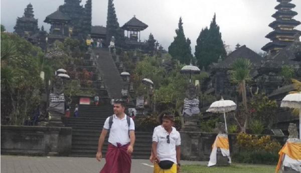 Pura Besakih di Kabupaten Karangasem kembali dibuka setelah sempat ditutup akibat pandemi Covid-19. (Antara)
