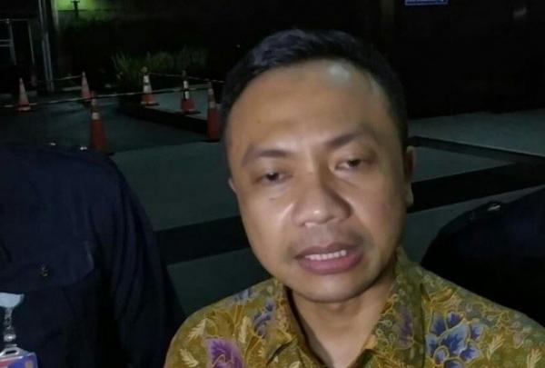 KPK memanggil adik ipar Nurhadi, Rahmat Santoso terkait kasus dugaan suap dan gratifikasi penanganan perkara di MA 2011-2016. (Foto: Antara)