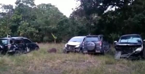 5 Ditabrak Kontainer