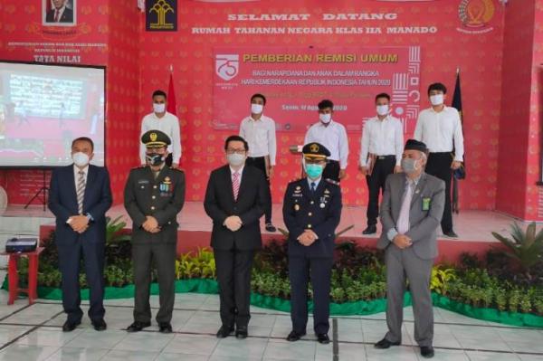 Foto bersama Forkopimda Kota Manado saat menghadiri pemberian remisi di rutan kelas IIa manado, Senin (17/8/2020) (Foto : iNews.id/Arther)