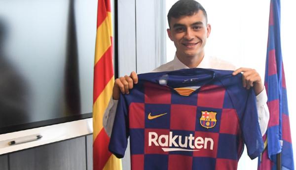 Pedro Gonzalez Lopez alias Pedri resmi bergabung dengan Barcelona (Foto: Twitter @FCBarcelona)