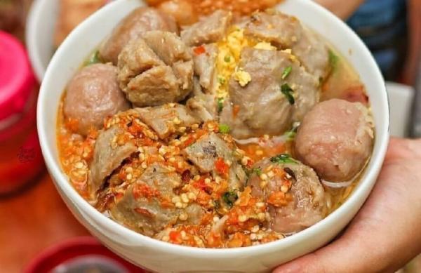 Resep Bakso Mercon IG@baksokumismakassar (iNews.id/esa putra tanjung)