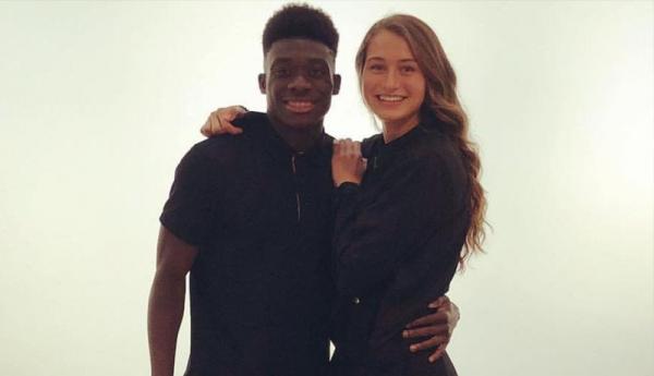 Alphonso Davies dan Jordyn Huitema Alphonso Davies dan Jordyn Huitema (Foto: Twitter)